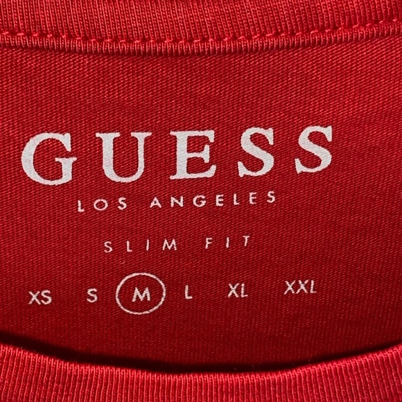 Guess 90s slim fit red tee with triangle patch logo - Picture 10 of 11